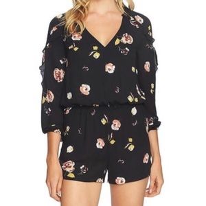 1.State The Nomad Floral Ruffled 3/4 Sleeve V-Neck Black Romper Size Small
